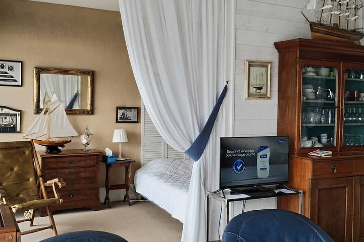 Entire apartment, Waterfront apartment with exceptional view of the Bay of La Baule in Le Pouliguen, Côte d'Amour