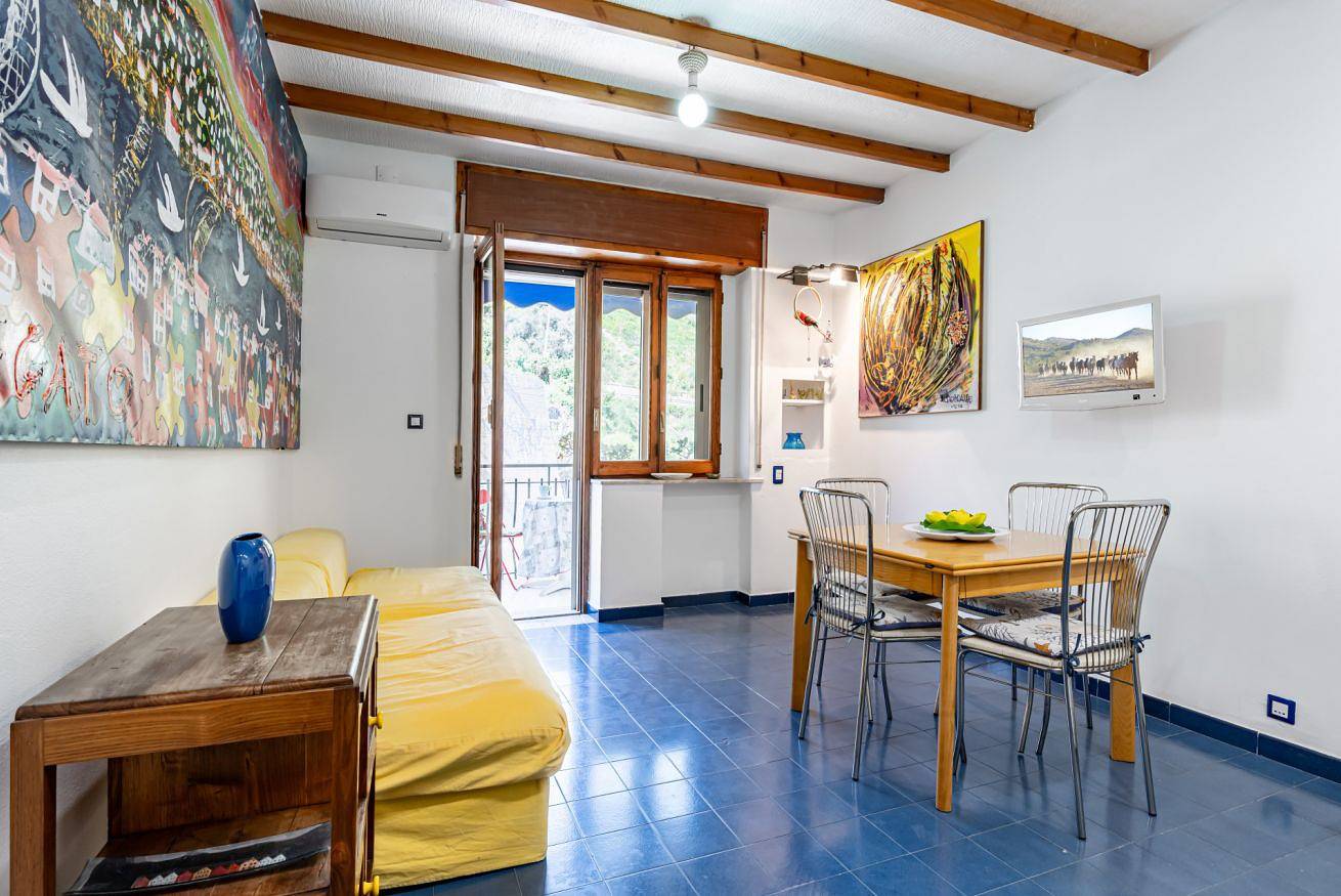 Apartamento entero, Taormina Comfy Apt - a few steps from the Beach in Mazzarò, Taormina