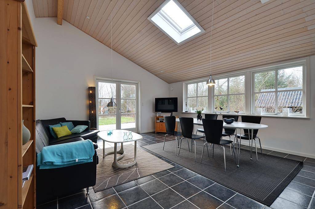 Haus mit umlaufender Holzterrasse und Sauna – Nahe am Badestrand in Nørhede Vest, Ulfborg
