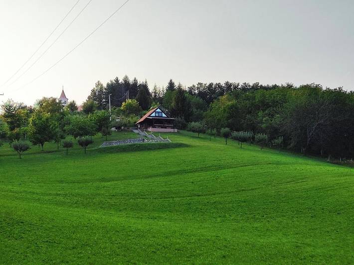 Ferienhaus für 4 Personen, mit Balkon und Terrasse sowie Garten und Pool