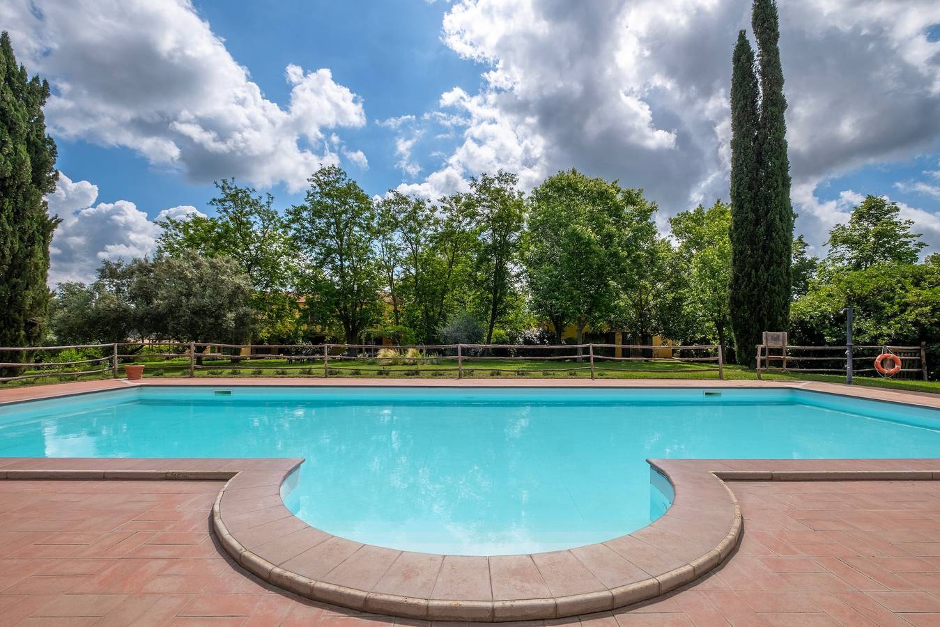 Agriturismo "Rosaspina - Apartment 3" with Shared Pool and Garden in Capalbio, Grosseto Province