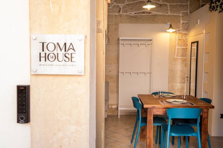 Apartamento entero, Apartamento 'Toma House 14' con terraza privada, Wi-Fi y aire acondicionado in Galatina, Provincia de Lecce
