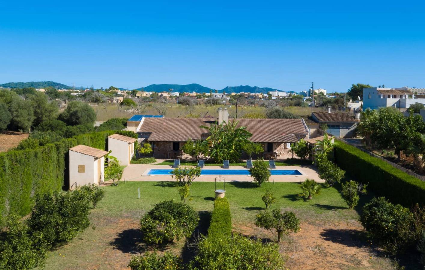 Apartamento con terraza, piscina, barbacoa y playa a 1,5 km in San Lorenzo de Cardessar, Mallorca Este