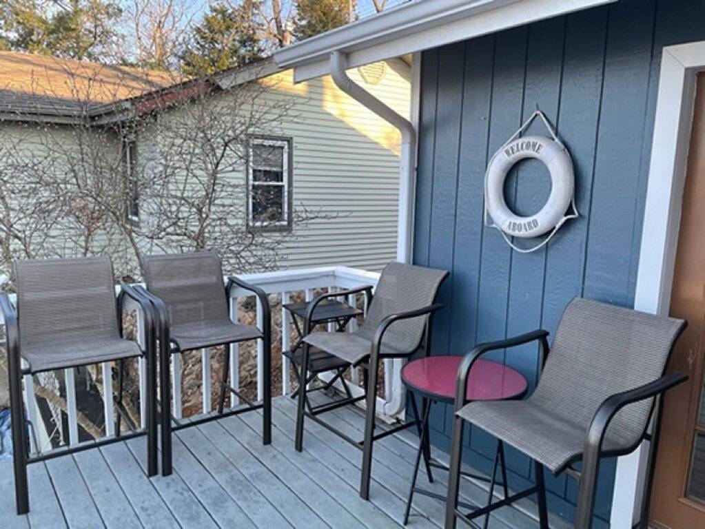 Charming! Cozy Lakefront Home with fantastic views, close to Bagnell Dam in Lake Ozark, Lake of the Ozarks