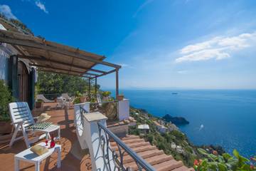 Gîte pour 4 personnes, avec vue sur l’océan et balcon/terrasse sur la Côte Amalfitaine