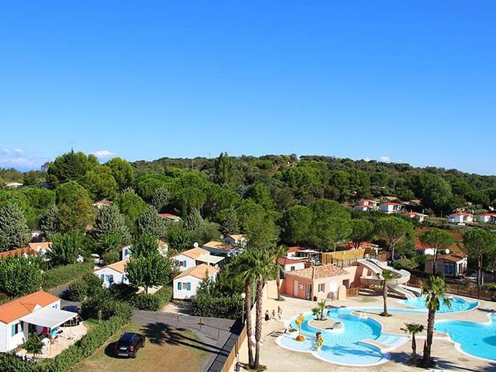 Camping pour 6 personnes, avec Terrasse et Bassin pour enfant