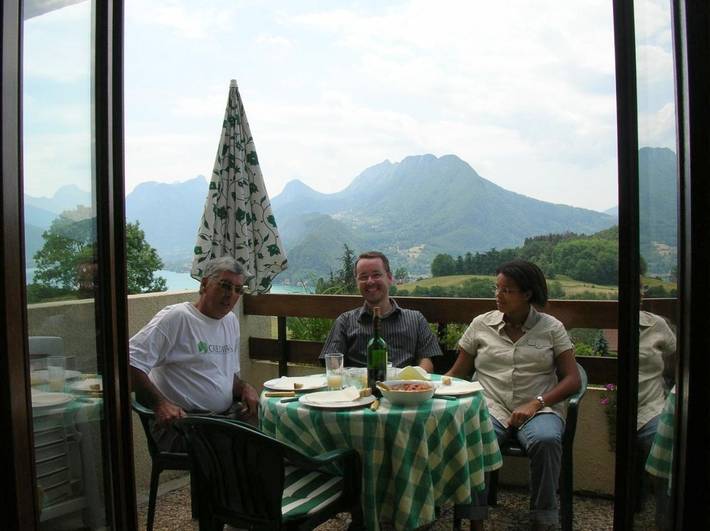 Gîte pour 4 personnes, avec vue sur le lac ainsi que vue et balcon dans Talloires-Montmin - 2