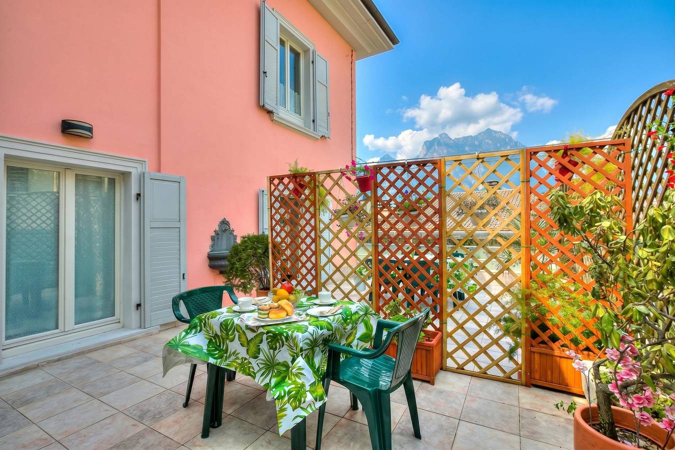 Vida Boa Queen Room 5min to Lake in Torbole, Nago-Torbole