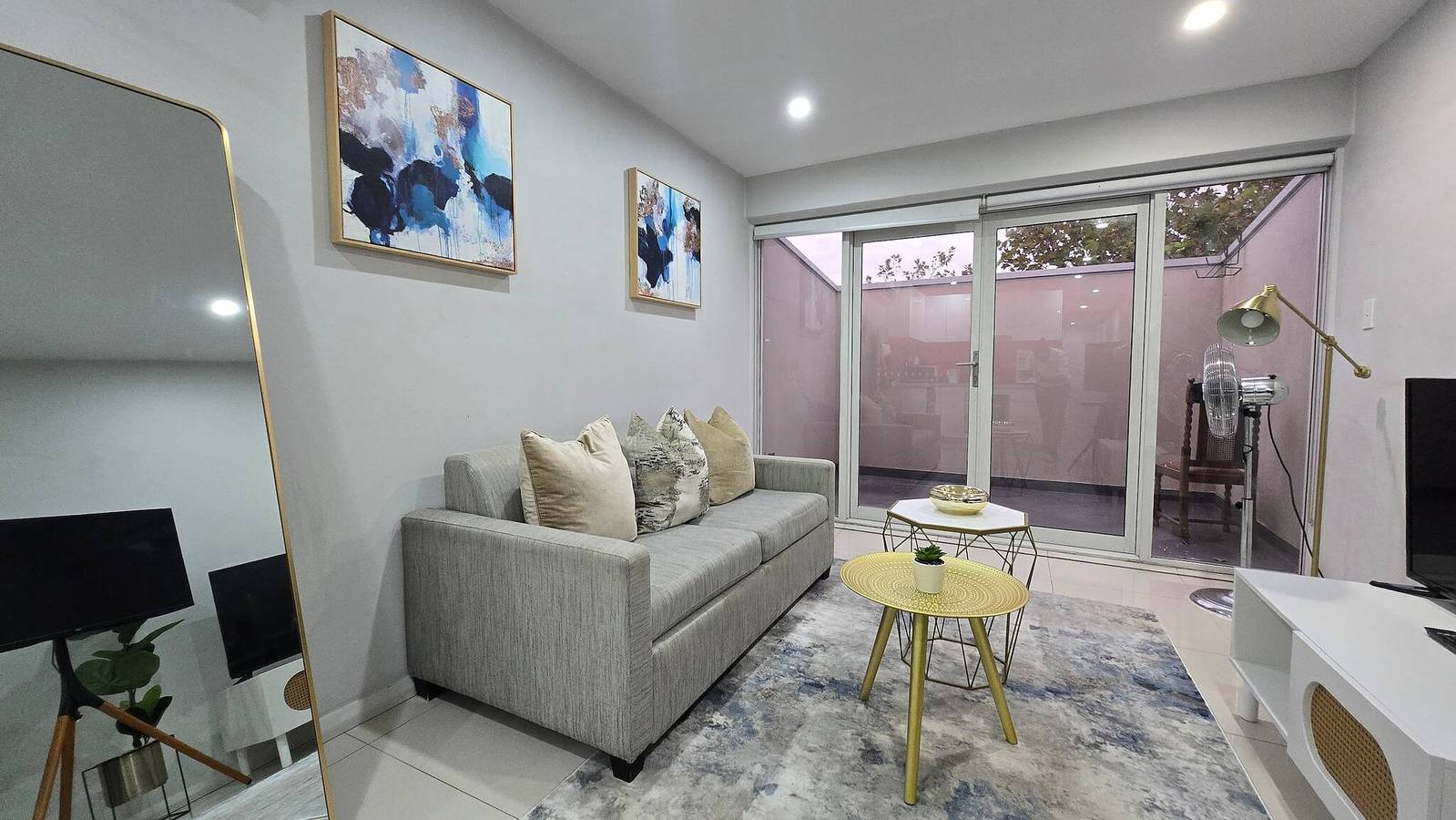 Entire apartment, Darling Harbor Retreat walk 5 min to the Casino in Pyrmont, Sydney