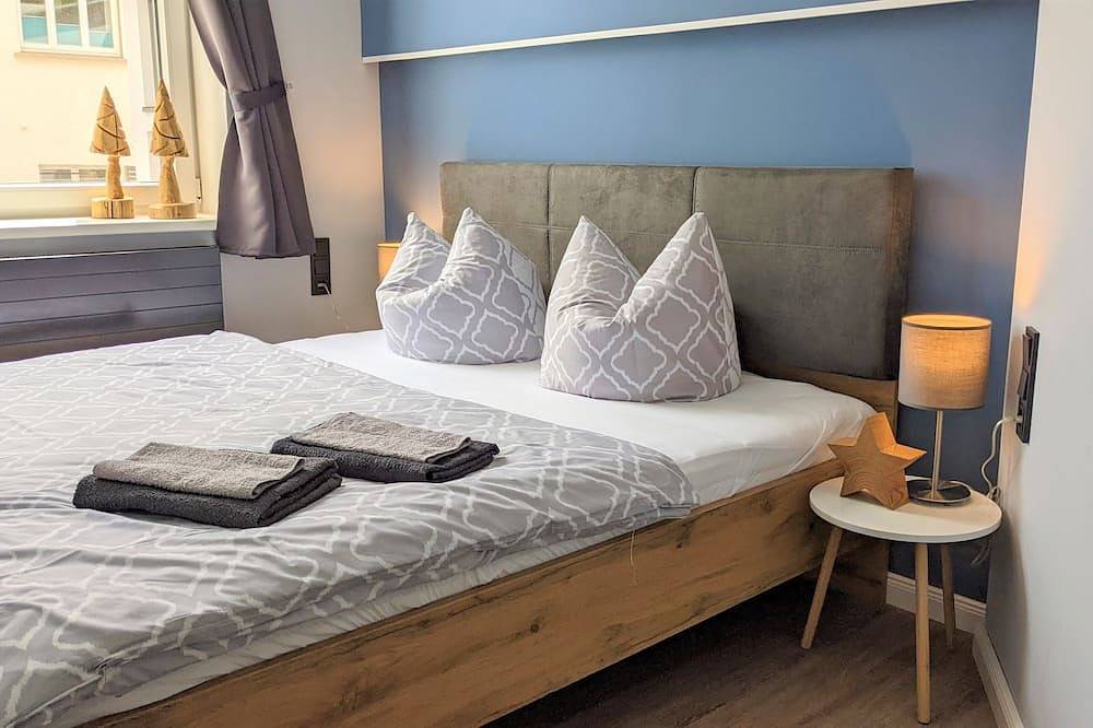 Entire apartment, Comfortable holiday apartment for 2–3 guests near old town with parking & Wifi in Wernigerode, Harzvorland