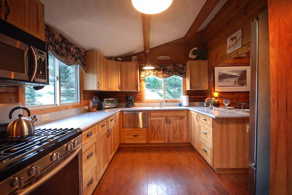 Sägewerkskabine, eine Montana Rock Creek Kabine in Granite County