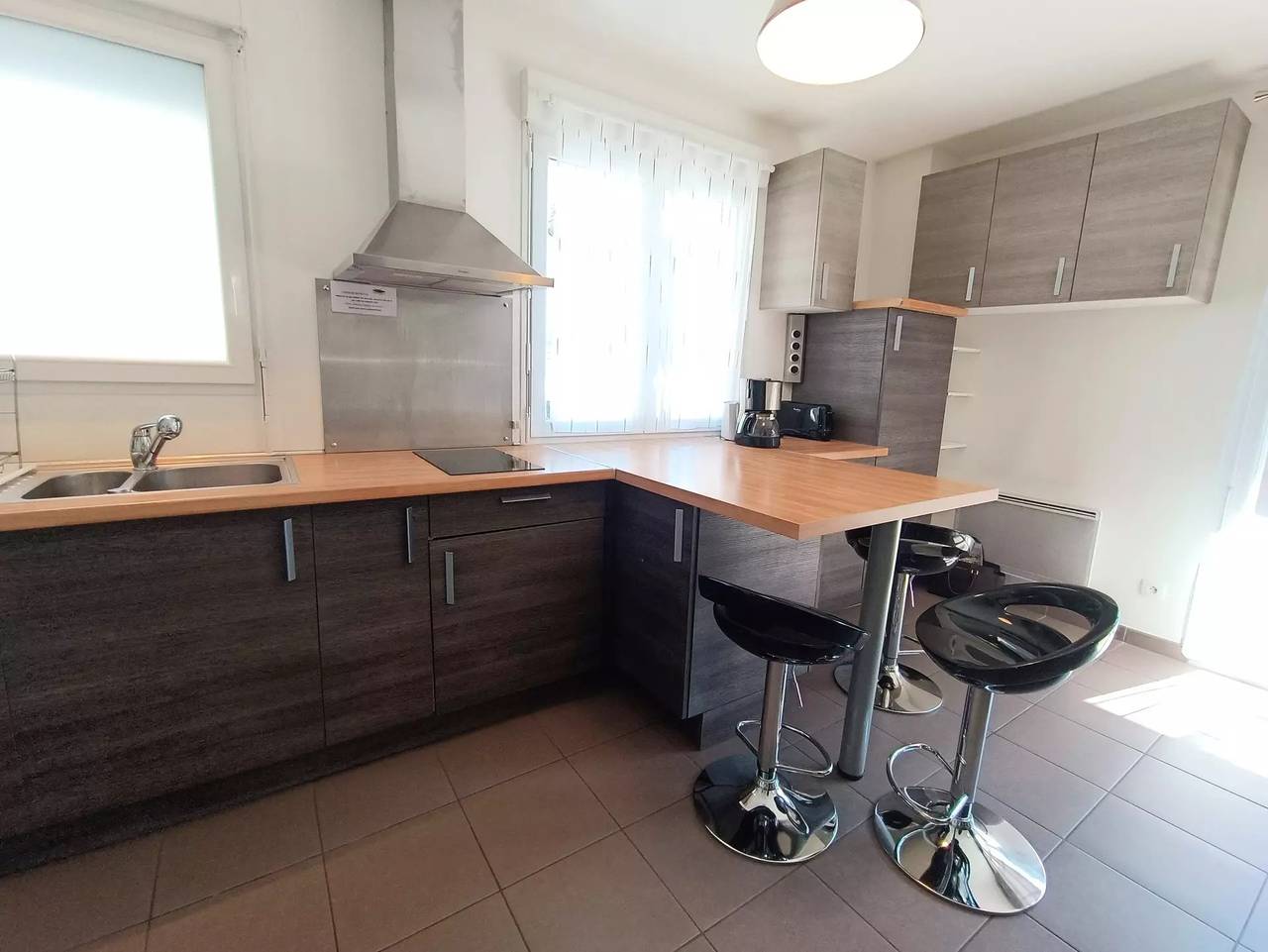 Entire apartment, Pleasant accommodation with its large terrace and enclosed land! in Aix-les-Bains, Chambéry region