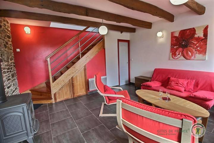 Gîte pour 4 personnes, avec terrasse et jardin à Camlez - 4