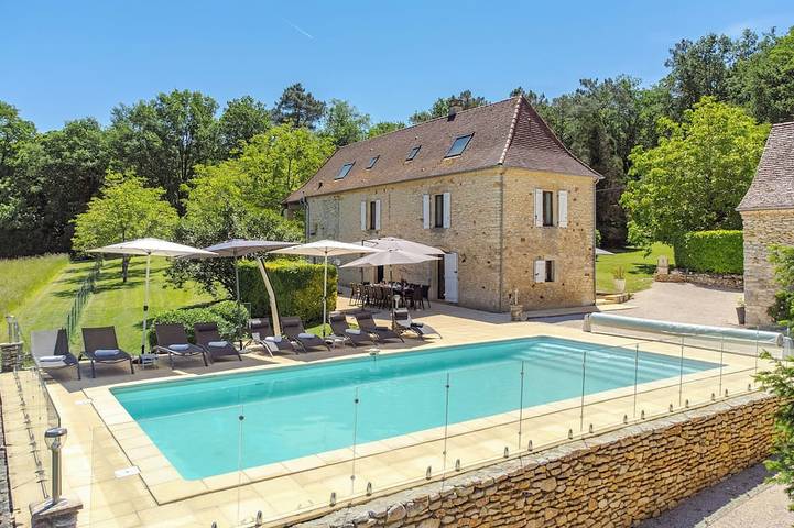 Location de vacances pour 14 personnes, avec Terrasse et Jardin à Anglars-Nozac