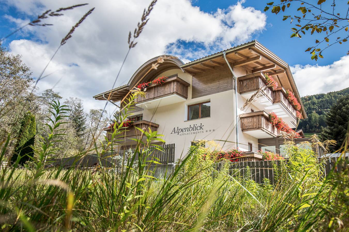 Geheel appartement, Vakantiewoningen Silva Klausberg met bergzicht, wifi, tuin, terras & balkon in San Giovanni Valle Aurina, Ahrntal