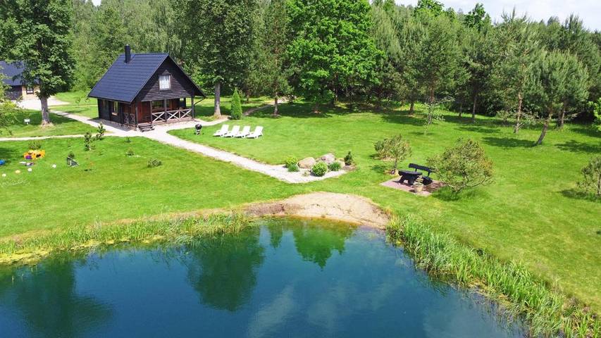 Fjellhytte for 10 personer, Terrasse og Hage i tillegg til Sauna og Innsjøutsikt i Litauen