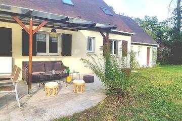 Gîte pour 8 personnes, avec terrasse et jardin à Le Vaudoué