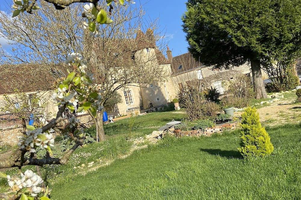 Continuation of Les Étoiles du manoir de La Barre created in the frame in 2022 in Ceton, Parc naturel régional du Perche