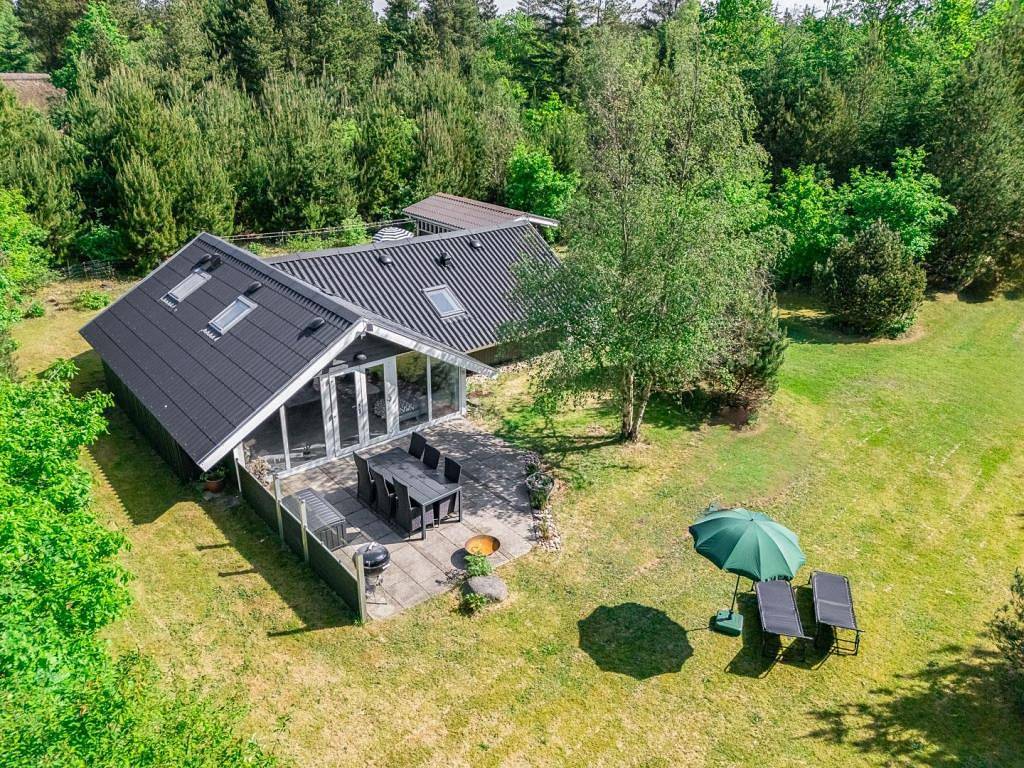 Im Sandtag 43, ausergewöhnliches Grundstück, ungestörrt und eingezäunt in Nørre Nebel, Varde Region