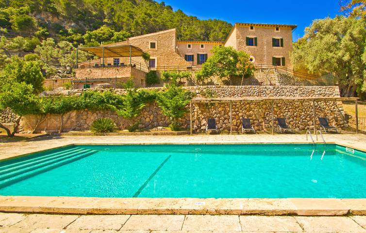 Appartement terrasse confortable près du restaurant Dalt des Coll in Bunyola, Majorque de l'Ouest