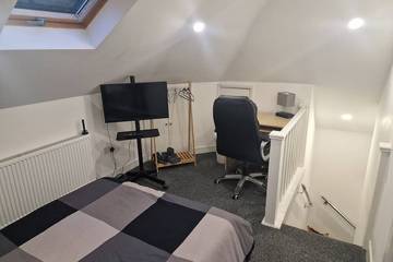 Loft for 2 Guests in Newham, London, Picture 2