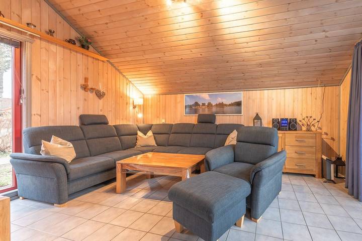Ferienhaus für 6 Personen, mit Garten und Sauna sowie Terrasse in Mirow - 4