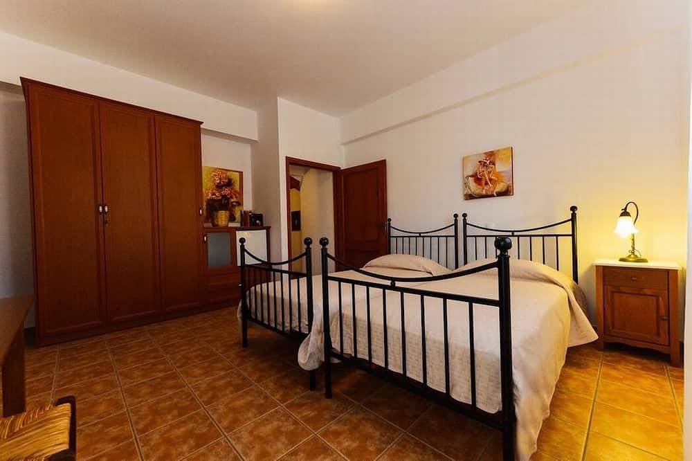 Ismini, Luxury Stone Villa in Stoupa with Private Pool, Bbq and Amazing Sea View in Stoupa, Messenien