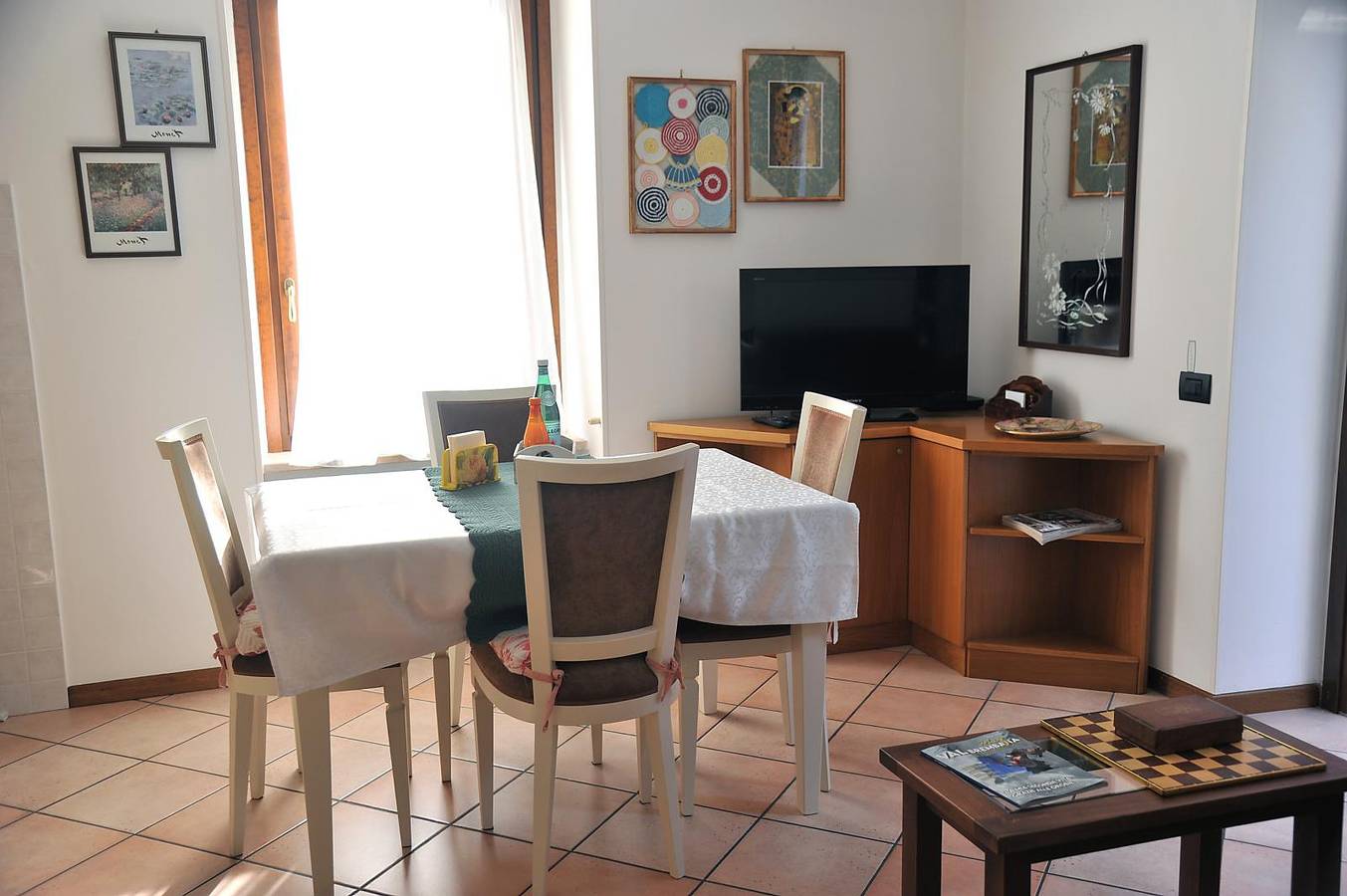 Ganze Wohnung, Ferienwohnung für 2 Personen mit Balkon/Terrasse in San Pellegrino Terme, Westliche Bergamo-Alpen