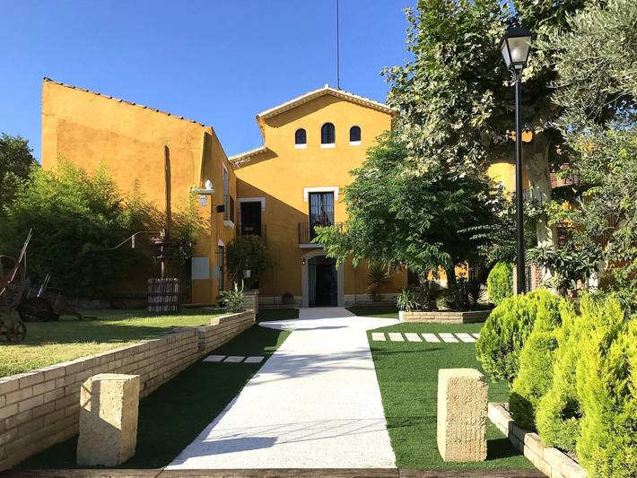 Chalet para 24 personas, con Balcón/Terraza y Jacuzzi además de Terraza y Jardín en Provincia de Barcelona