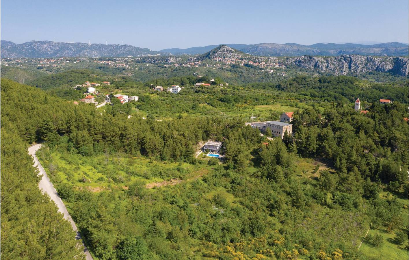 Gemütliche 2-Zimmer-Wohnung mit Pool und Terrasse in der Nähe des Flusses Cetina in Slime, Dalmatinisches Zagora
