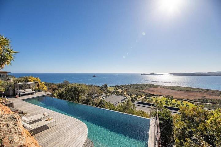 Villa für 11 Personen, mit Pool und Terrasse sowie Garten - 1