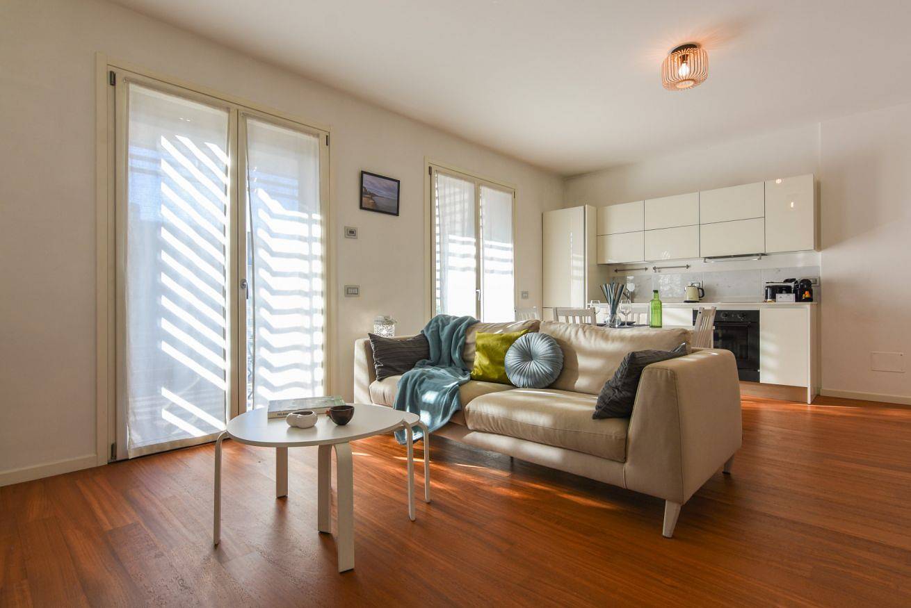 Appartamento intero, Guesthost- Casa Marina Apartment with Terrace! in Cernusco sul Naviglio, Provincia di Milano