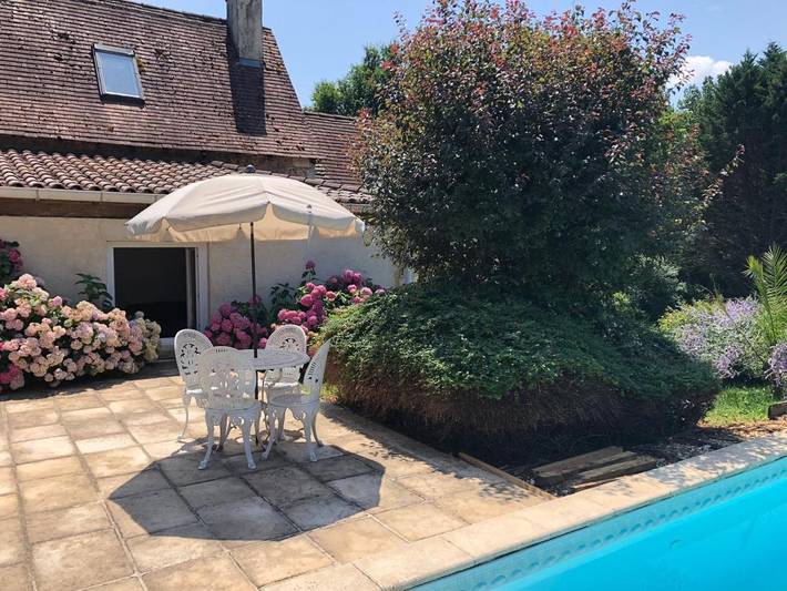 Location de vacances pour 8 personnes, avec jardin et piscine à Lembras - 3