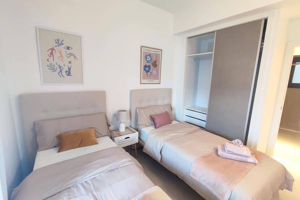 Entire apartment, Mediterranean Gardens 6: Ground floor with garden in Mar Azul Torrevieja, Torrevieja