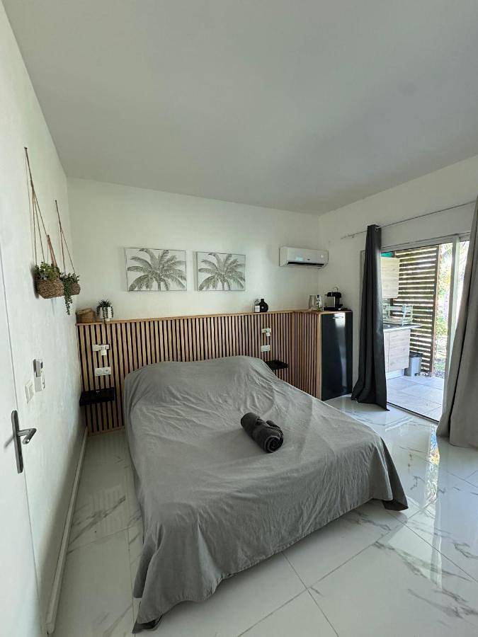 Gîte pour 4 personnes, avec jardin dans Plage de Folle Anse - 3