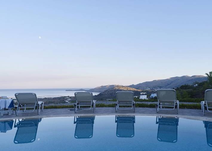 Ferienhaus für 10 Personen, mit Meerblick und Garten sowie Pool