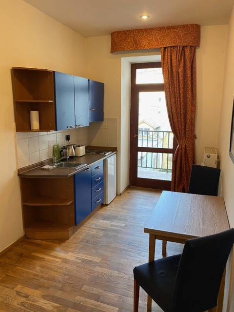 Apartamento vacacional entero, 1 Bed Flat - Sleeps 2 - Pets - Smoking on terrace in Praga, Región de Bohemia Central