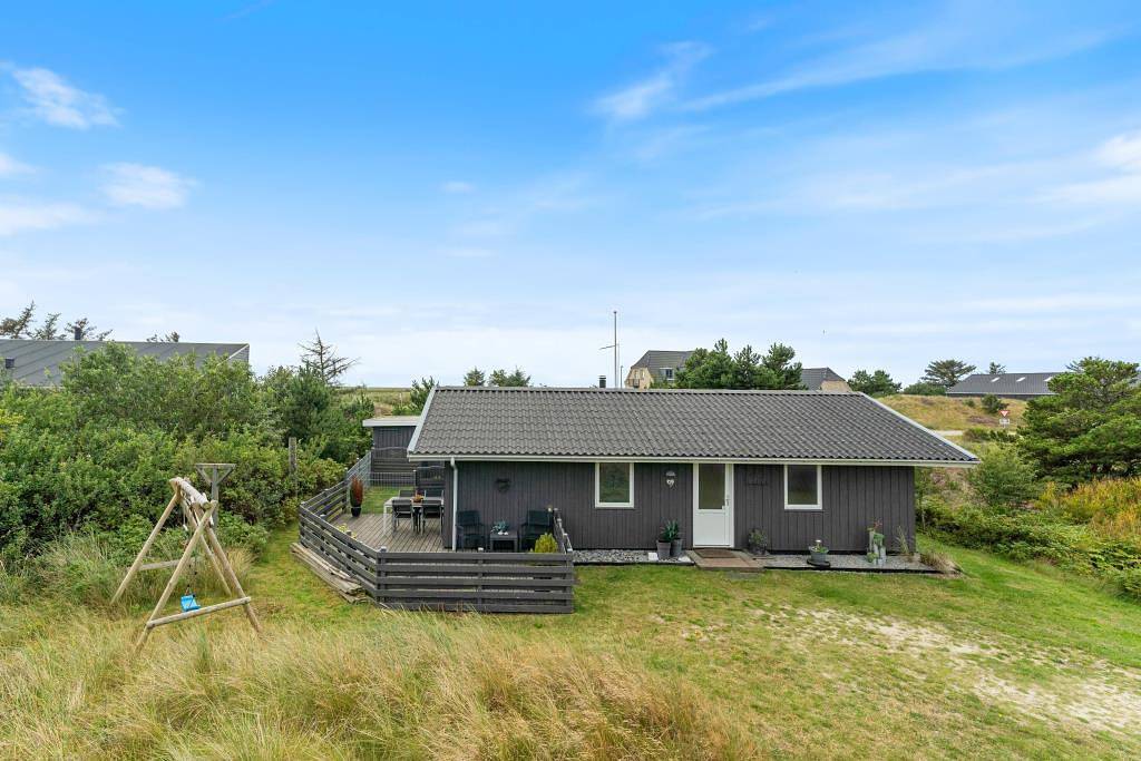 Gemütliches Ferienhaus mit Südwest-Terrasse, Sauna und Kamin in Blavand, Varde