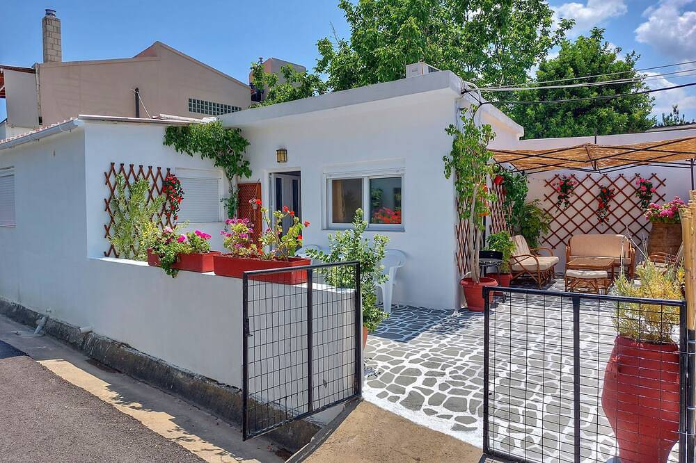 Eva's House, Cozy Apartment in Traditional Village in Iraklio-Heraklion en omgeving