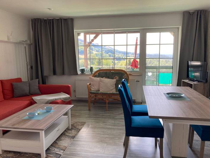 Ferienhaus für 4 Personen, mit Ausblick und Balkon sowie Garten, kinderfreundlich in Poppenhausen
