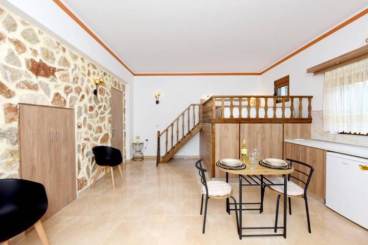 Apartamento para 2 personas, con jardín y vistas en Lindos