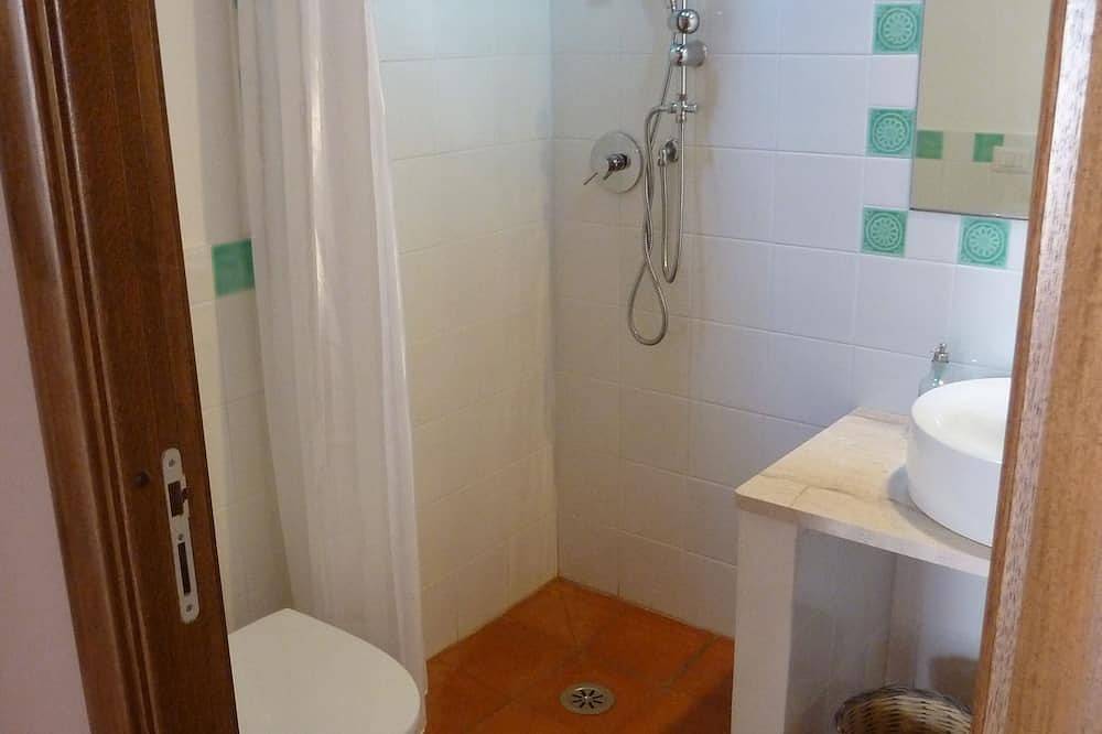 Charming house with beautiful garden, close to the beach. Free Wifi! in Riola Sardo, Stagno di Càbras