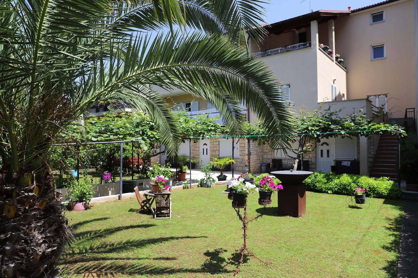 Apartamento vacacional entero, Cozy apartment with a garden view in Pula, Pula-Medulin