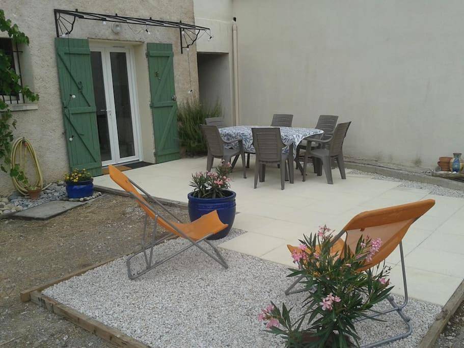 Appartement entier, Hilltop Haven - privacy, views and starry nights in Estoublon, Alpes-de-Haute-Provence