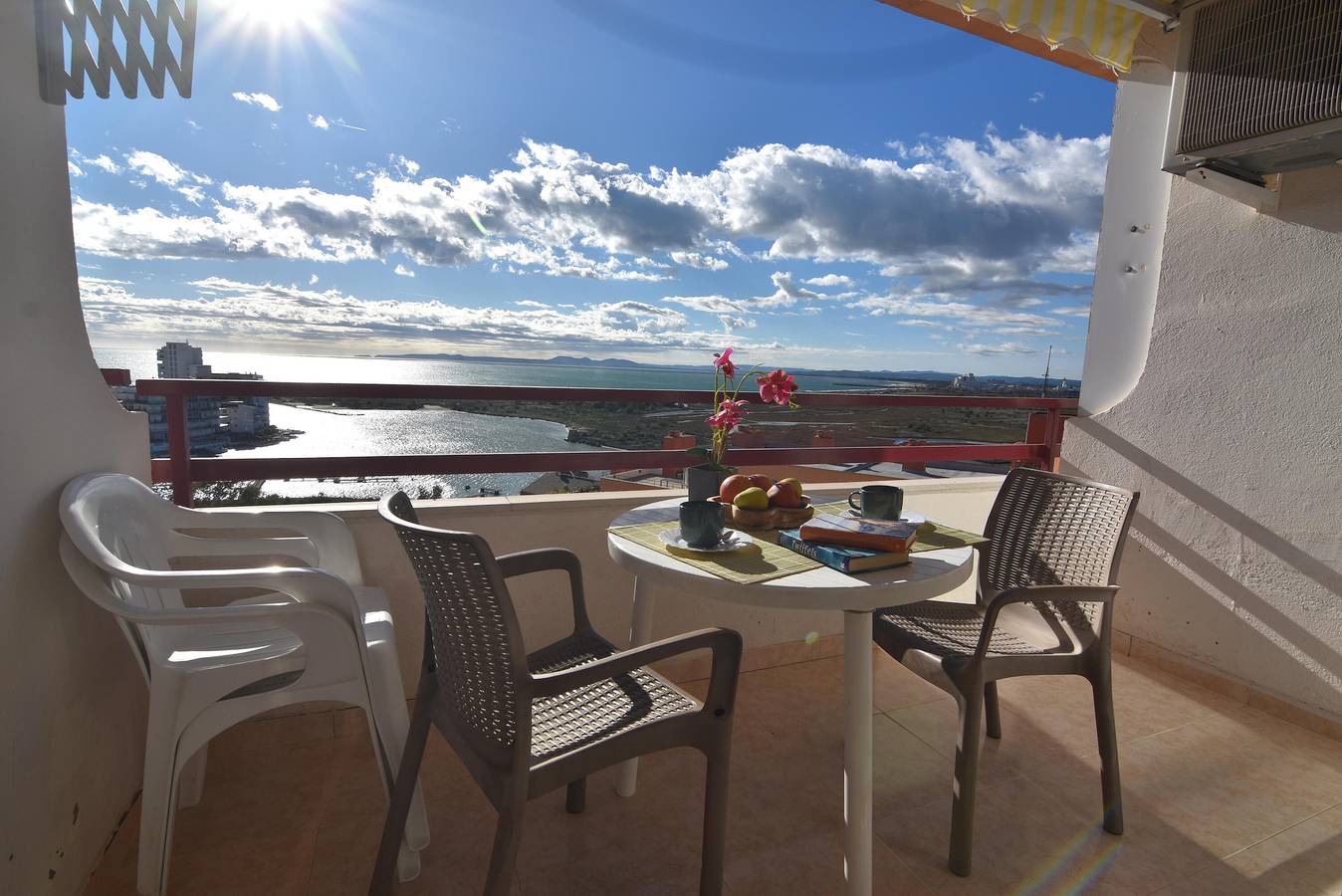 Studio entier, Appartement à Roses avec piscine, proche de la plage et du centre, idéal pour des vacances confortables et relaxantes. in Santa Margarida, Roses