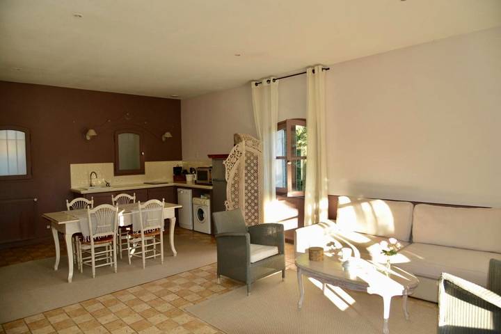 Maison d’hôte pour 2 personnes, avec piscine et jardin à Saint-Rémy-de-Provence - 4