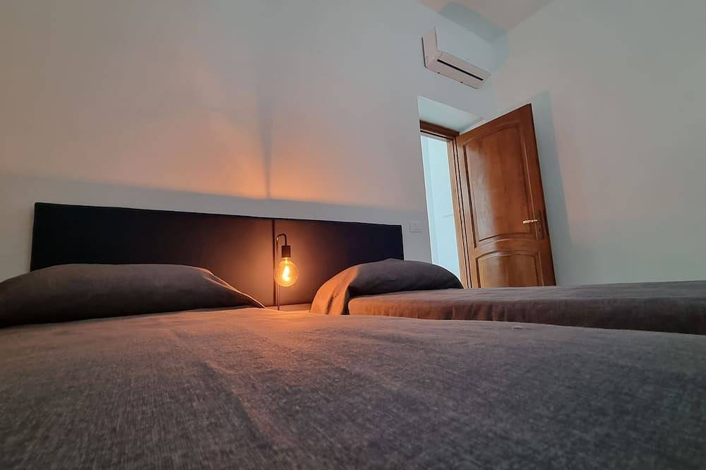Ganze Wohnung, Comfortable Holiday Home with City-Sea View in center of Lacco Ameno (Ischia) in Lacco Ameno, Ischia