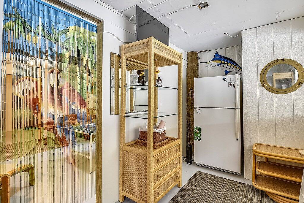 Ocean block- Walk to beach- Game room/Tiki Bar in Fenwick Island, Sussex County (Delaware)