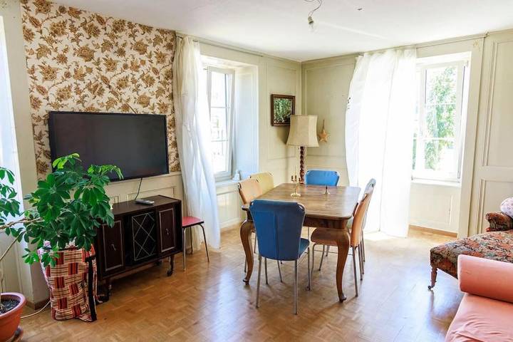 Gîte pour 10 personnes, avec jardin ainsi que vue et terrasse à Sainte-Croix - 2