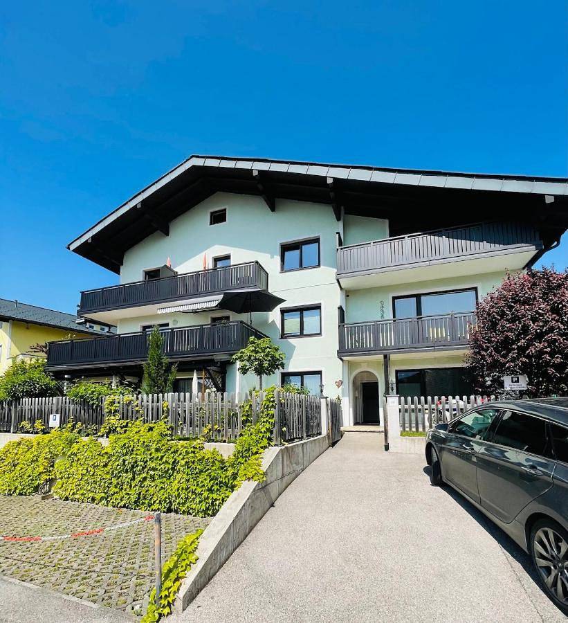 Ganze Wohnung, Apartment with Balcony in Altmünster, Bezirk Gmunden